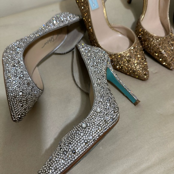 Chinese Laundry & Betsey Johnson Bundle of 4 Pairs Women’s Heels – Size 6 – $80 - Picture 2 of 8